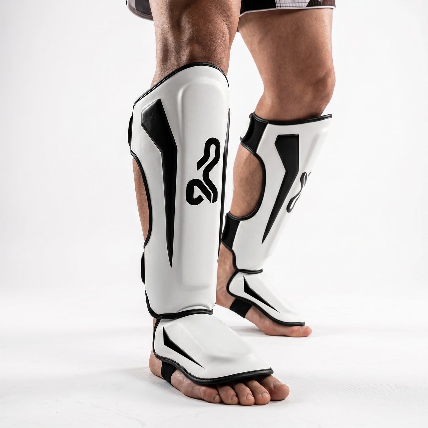 IronGuard Shin Instep - White/Black